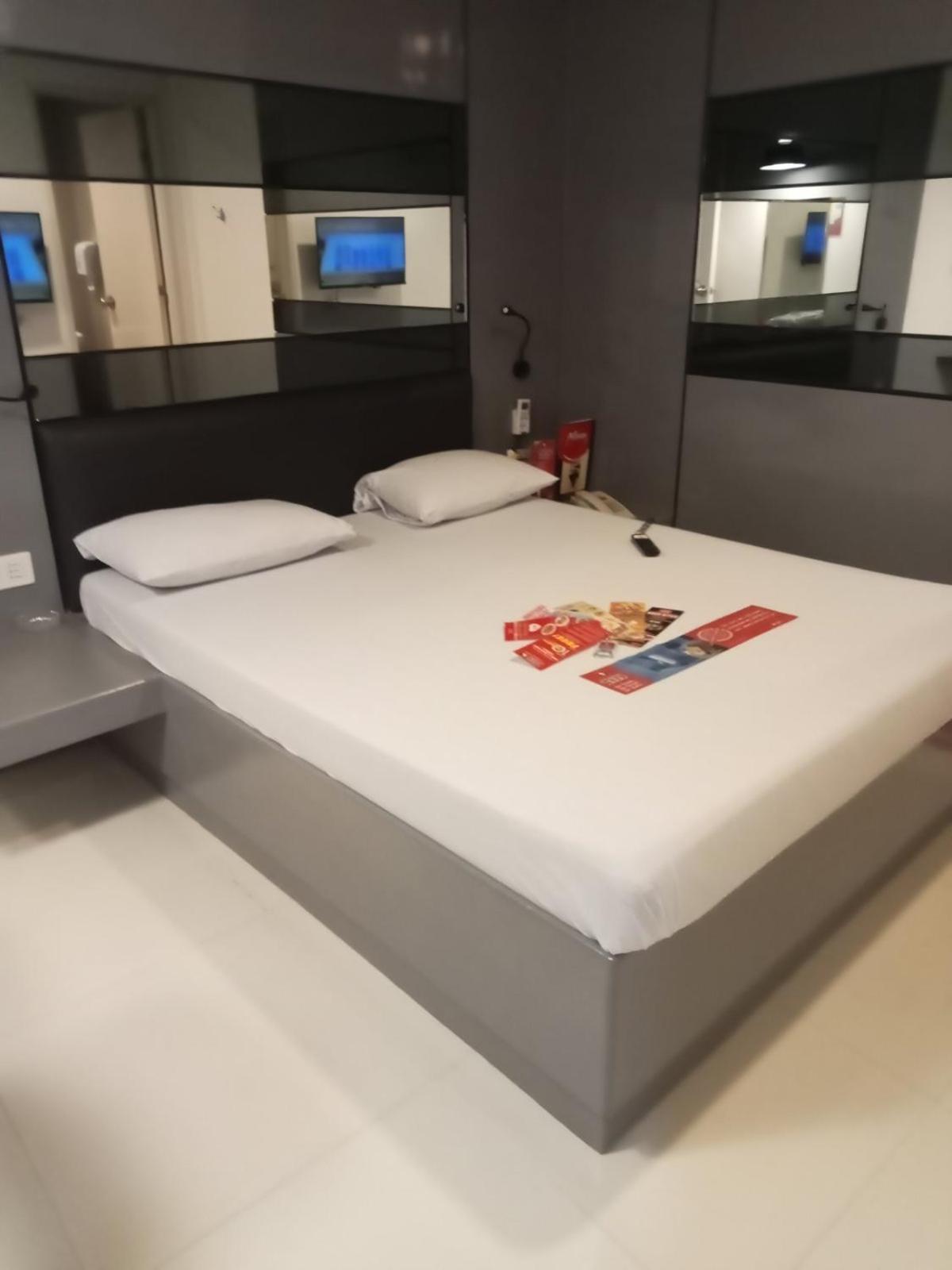 Hotel Sogo Pasay Wood Street Eksteriør bilde