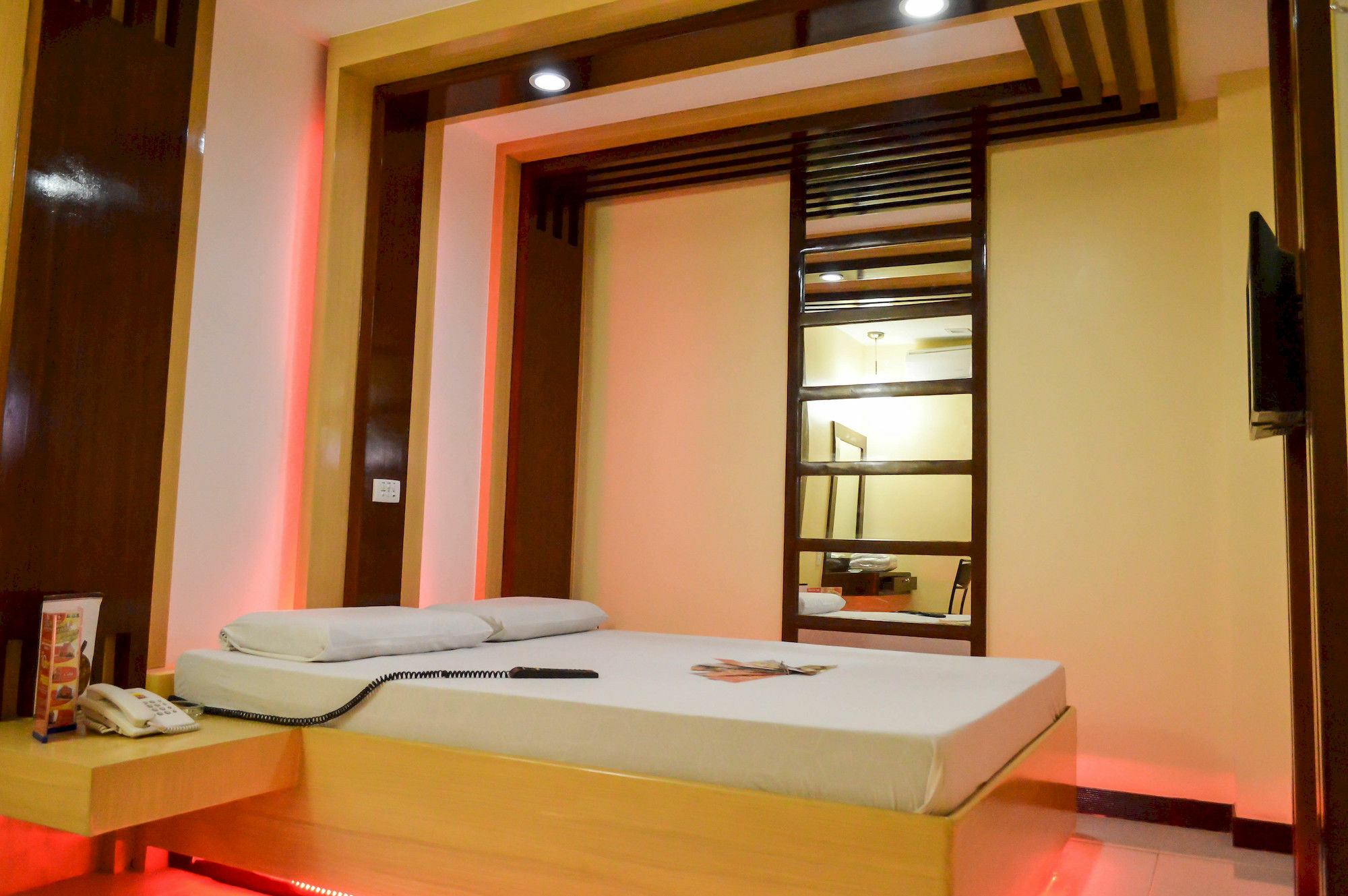 Hotel Sogo Pasay Wood Street Eksteriør bilde