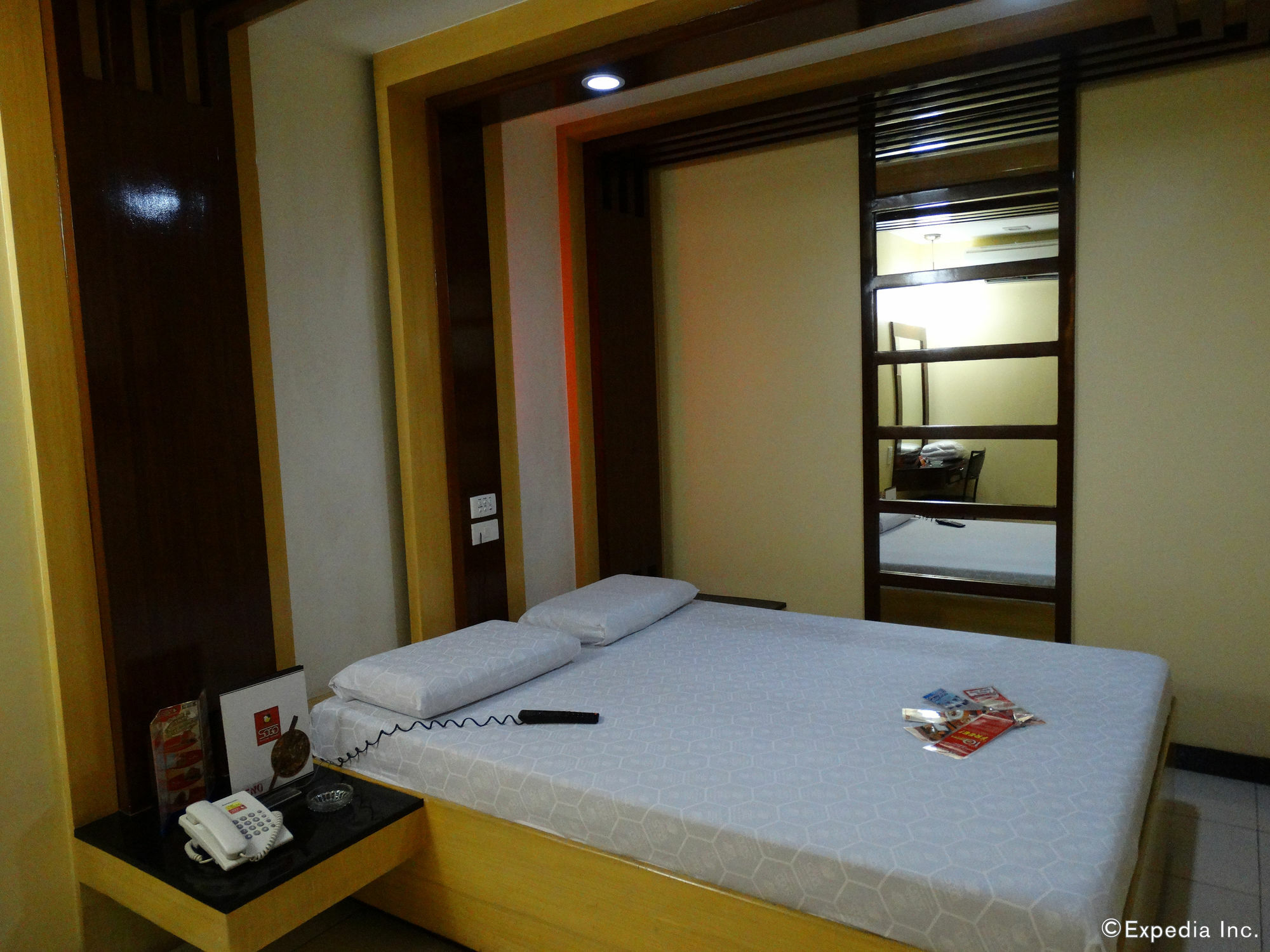 Hotel Sogo Pasay Wood Street Eksteriør bilde